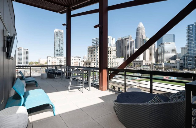 ASK FOR Discount-luxury Serviced Apt in Uptown CLT