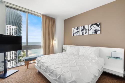 Luxury Top-Level Oasis - Oceanfront Views & Resort Perks