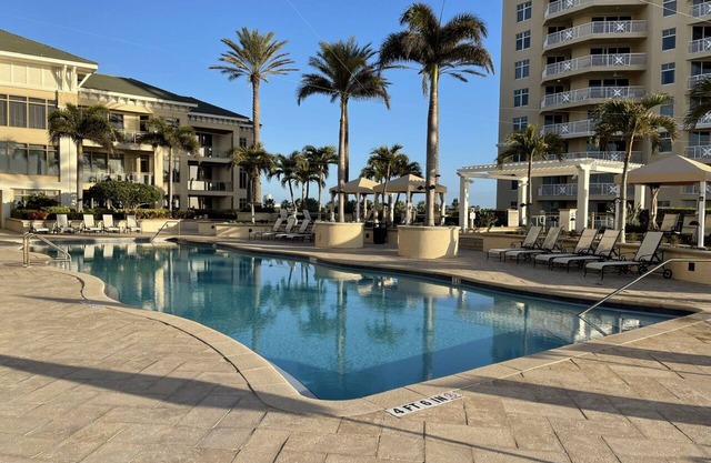 Condominio de lujo de lujo en el No. 2 Mejor Florida Beach (EE.UU. HOY 2015)