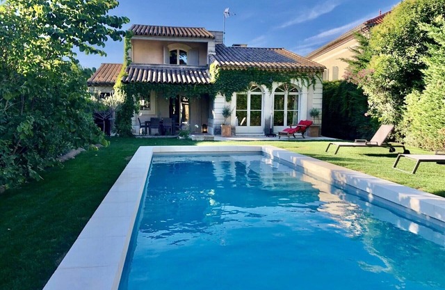 Luxury villa in town center; 5* in a quiet location