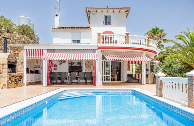 Villa de lujo ideal para familias, familiares y grupos máximo 14 personas.