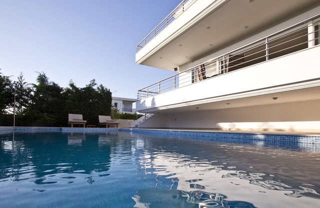VILLA DE LUJO LOUTRAKI CON PISCINA PRIVADA CLIMATIZADA