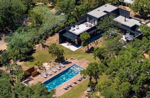 Luxury villa next beach & golf