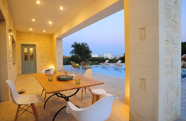 Luxury Villa | Private pool, seaview, close to the city