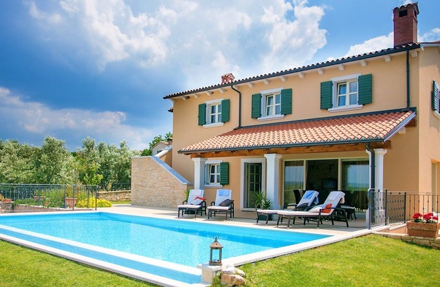 Villa de lujo con piscina en Sveti Lovreč