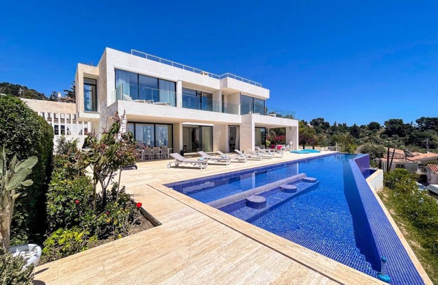 Villa de lujo con piscina infinita, vistas al mar, vistas a la montaña, Wi-Fi, aire acondicionado