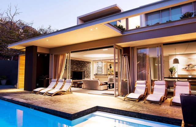 Villa de lujo con tranquilidad Bay y montaña y expansivas terrazas y piscina
