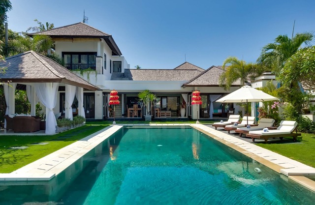 Lujo 1, 3BR Waterfront Villa, Nusa Dua;