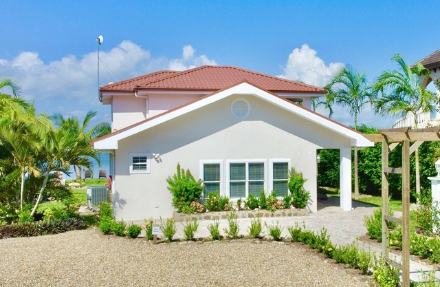 Luxury Waterfront Home + RESORT ACCESS! No sargassum!