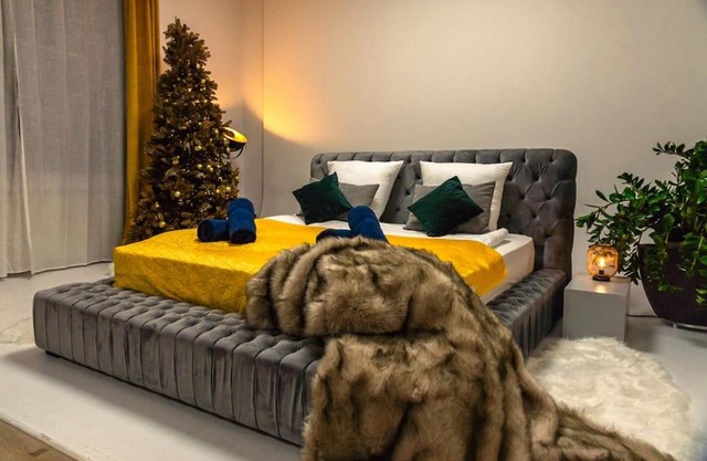 LUXURYLOFT - direct access to shopping street, U3 station, close to center