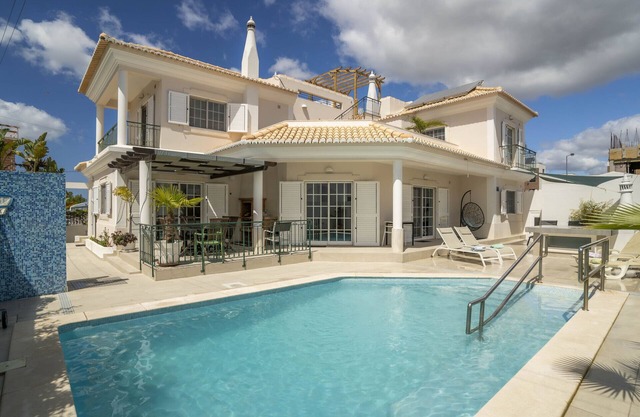 LV Premier FU1- piscina temperada, AC, vista mar
