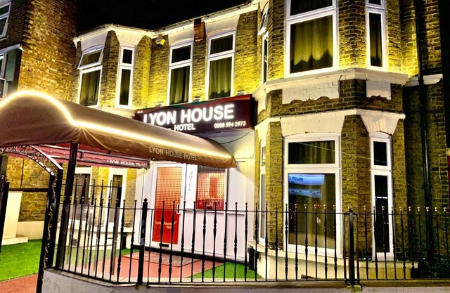Lyon House Hotel