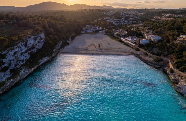 M&M House - Casa con piscina al lado de la playa en Cala Romantica