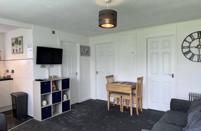 M & T Chalets , 2 bed chalet Hemsby. sleeps 6