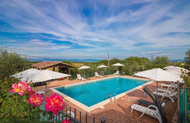 Madone O, apartamento en un agriturismo. Piscina, WiFi, tenis