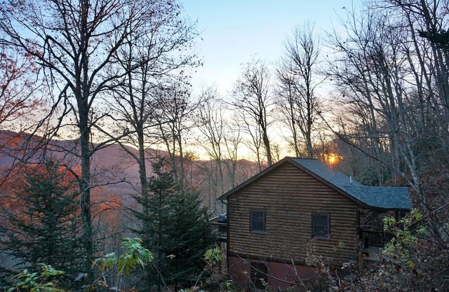 Maggie Valley Cabin w/ Deck & Mtn Views by Blue Ridge Pkwy