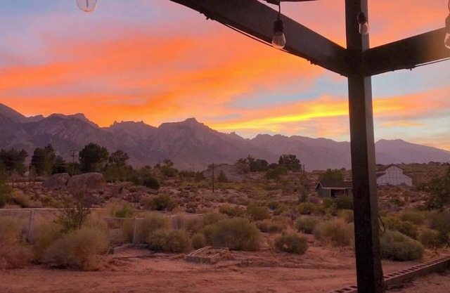 >>MAGICAL property on 5 acres in the Alabama Hills