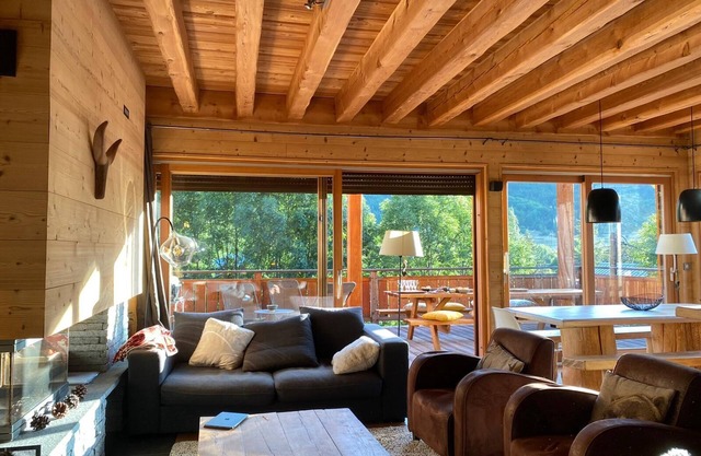 Apartamento 14 p. en chalet, encanto, lujo, chimenea, terraza a pleno sol.
