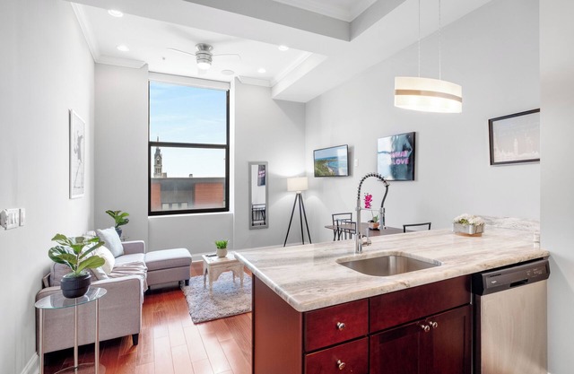 Magnificent 1BR w/ Pool & Gym