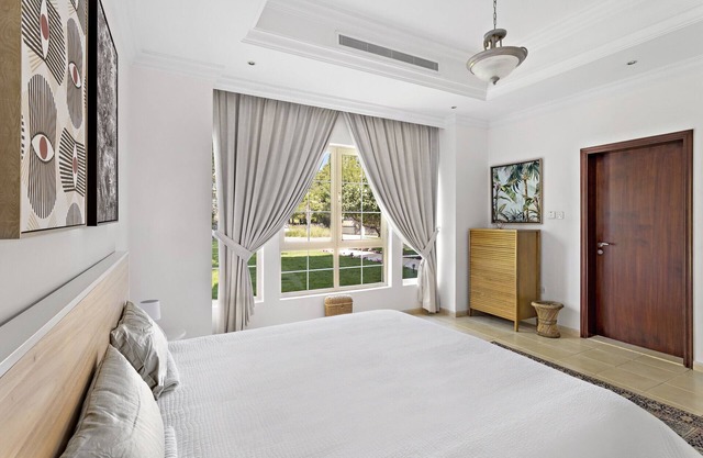 Magnificent 5 Bedroom Villa with Pool