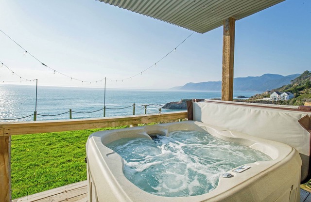 Magnificent Oceanview! by OceanviewHotTubs Tesla Charging Shelter Cove, CA