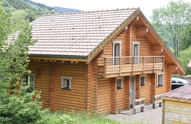 CHALET DE REGISTRO: SITUACIÓN CÓMODA, TRANQUILA, ESPACIOSA Y ESTRATÉGICA