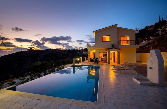 Magnificent Coral Bay Villa | Villa Azure Cove | 3 Bedrooms | Great Sea Views | Well-Furnished