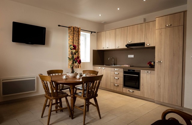 Apartamento-Baño con bañera-Vista al Jardín