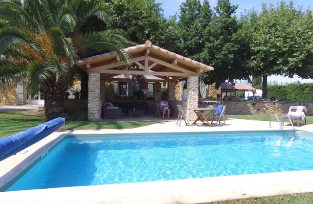 Magnífica Mas du XIX confortable, totalmente renovado, con piscina