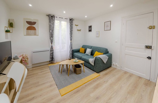 Magnifique T2 entierement renove la garenne colombes limite Courbevoie