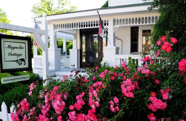 Magnolia Cottage exquisita cabaña privada en el corazón del casco antiguo de Manteo!