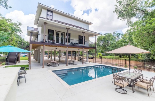 Magnolia River Haus*Heated Pool/Comal River Access*Walk to Downtown NBTX