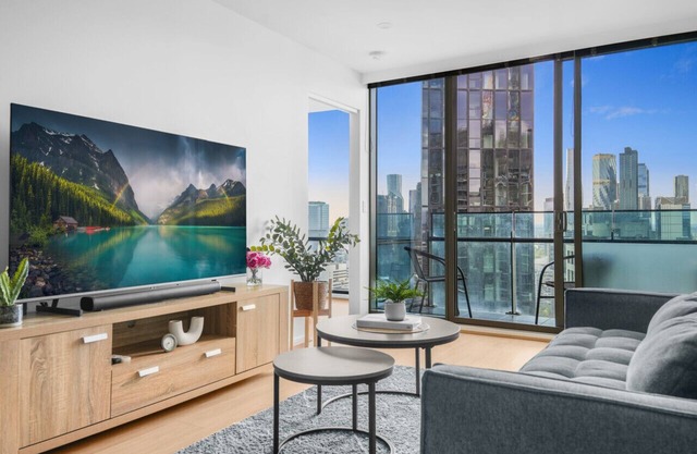 Main Point Residence / city views