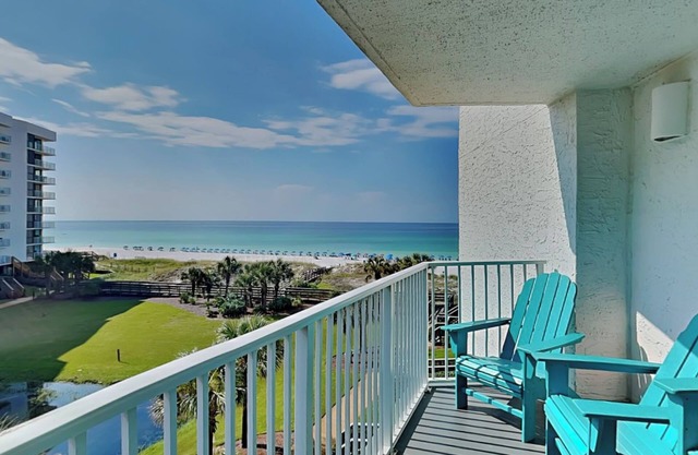 Mainsail #235 | Upscale Condo, Gulf View + Amenities