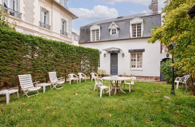 Maison Avec Jardin en Plein Cœur de Deauville. Proche de Restaurants et Plage