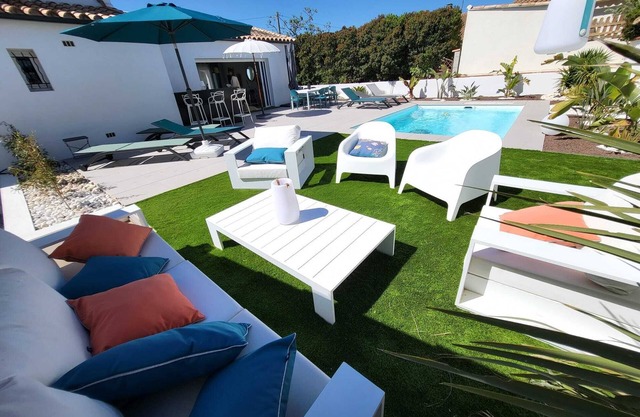Maison Céladon Piscine Bord D'étang