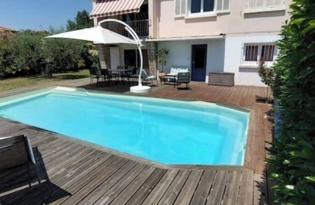 Maison Calme Avec Piscine de 150 m2 à Proximité du Centre