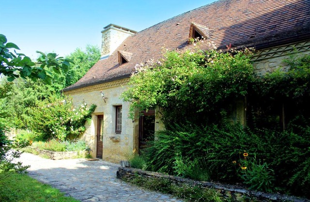 Maison charmante à Saint-Cybranet avec piscine partagée