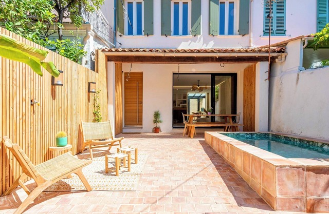 Maison de Ville Avec Bassin Centre Ville du Mourillon à 5 min Plage de la Mitre