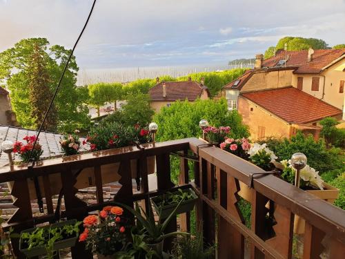Maison des pêcheurs vue lac a 50m du port dans quartier historique