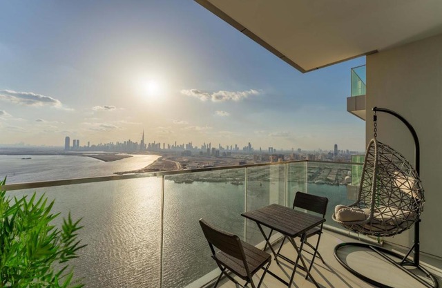 Maison Privee - Trendy Apt on the Creek w/Superb Dubai Skyline Vw