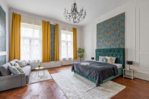 Majestic Central Residence on the Joseph Boulevard