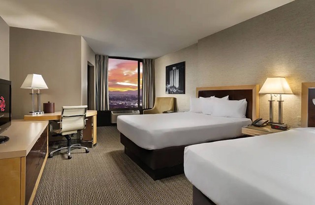 Make Your Trip Unforgettable! 3 Convenient Units, Free Parking, Outdoor Pool