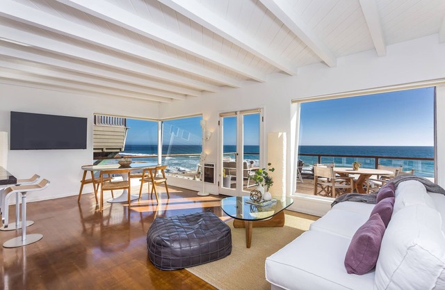 Malibu Beach House 70 pies de arena en la playa privada