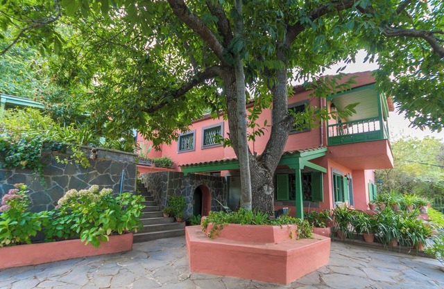 Casa señorial en Vega con piscina privada