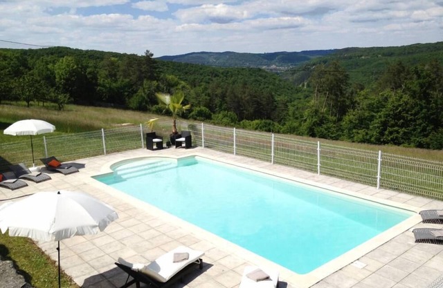 Propiedad con piscina en Castelnaud La Chapelle (a 12 km de Sarlat La Caneda)