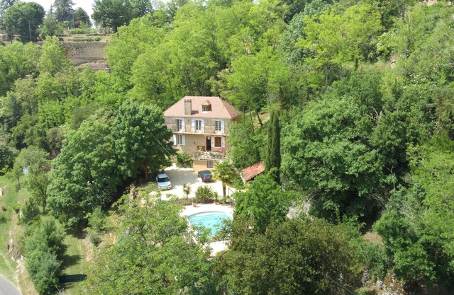 Mansion house & guests house with heated pool / AC and speed internet in Domme