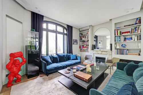 Mansion with swimming pool - 5BD 10P - Neuilly