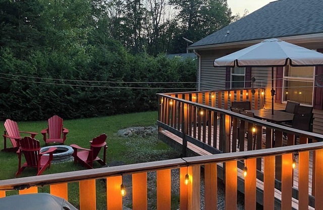 Maple Cottage at Miller Lake: Your Serene Nature Escape