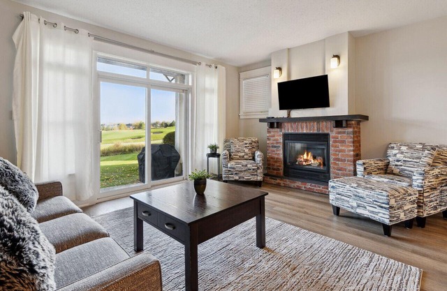 Newly Updated Rivergrass: Pool, Golf, Village Views!